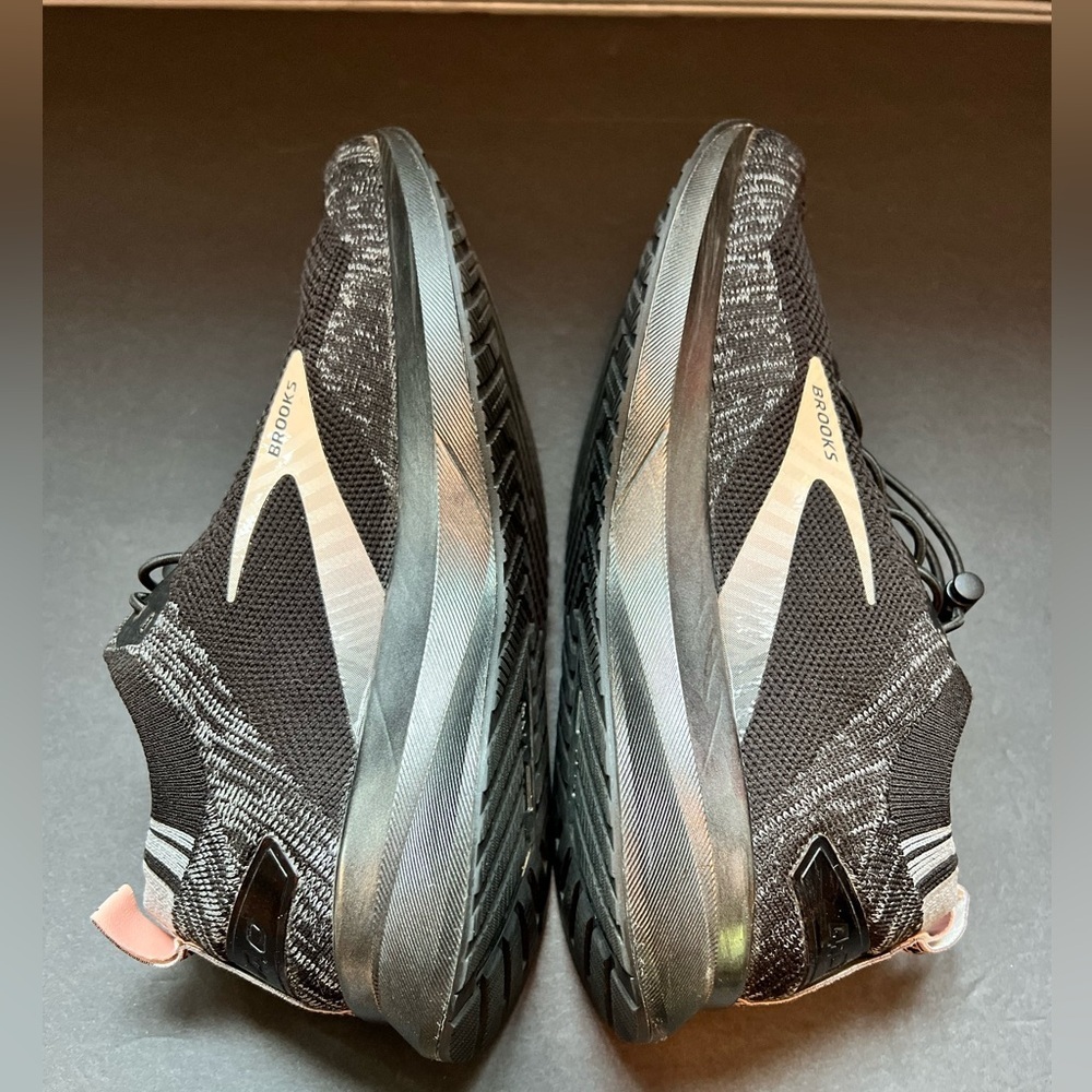 Brooks Levitate 4 Black Women Size 8.5 - Picture 9 of 9